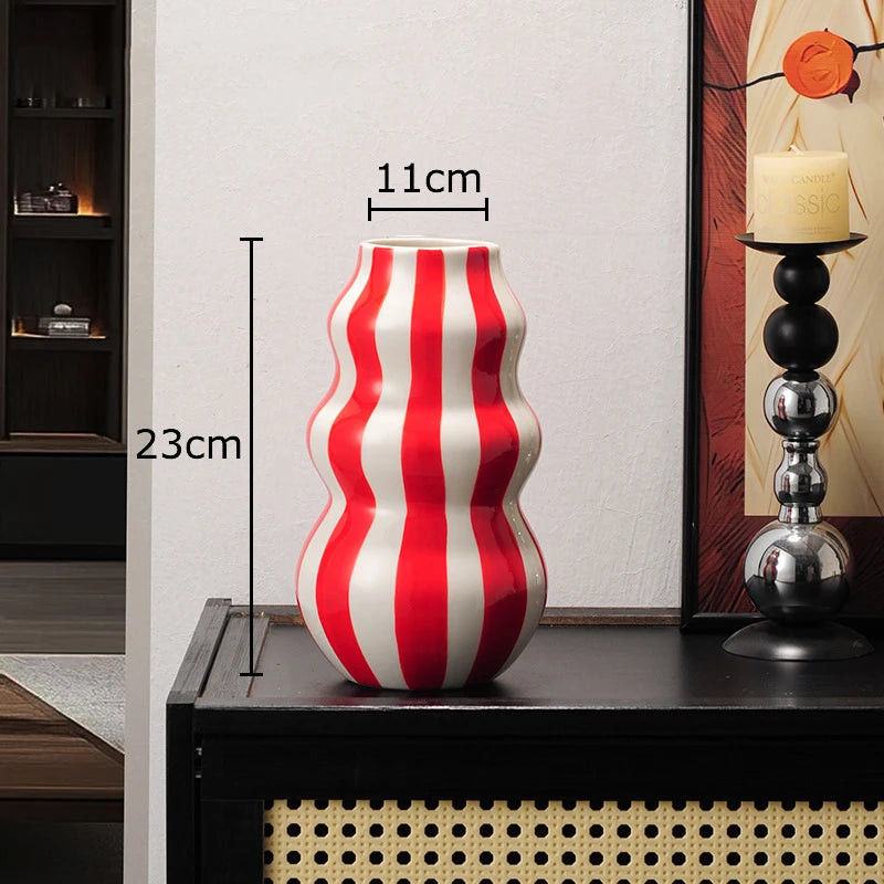 Vase en céramique rayé coloré