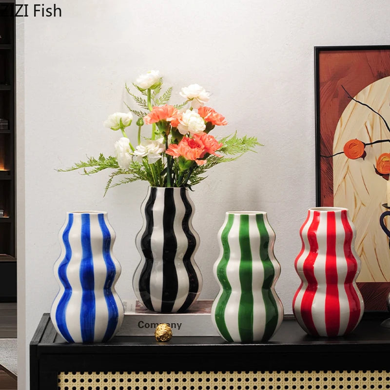 Vase en céramique rayé coloré – vue 4