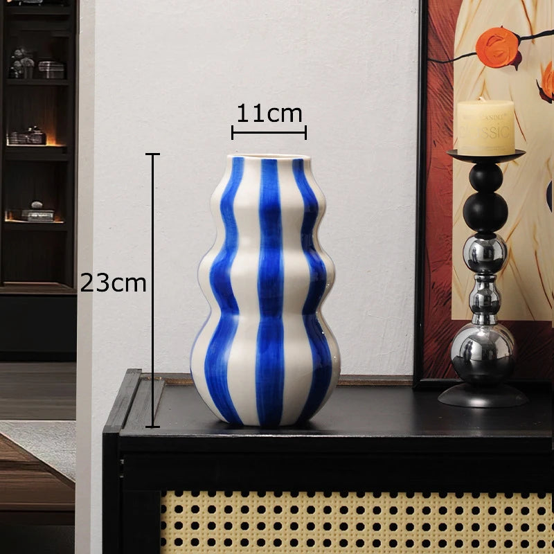 Vase en céramique rayé coloré