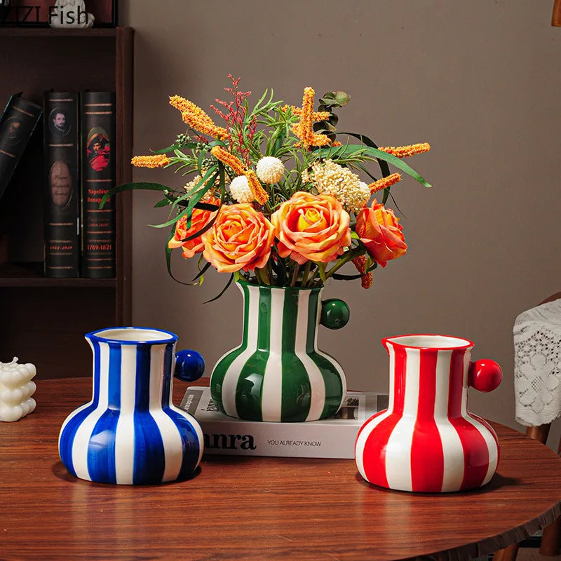Vase en céramique rayé coloré