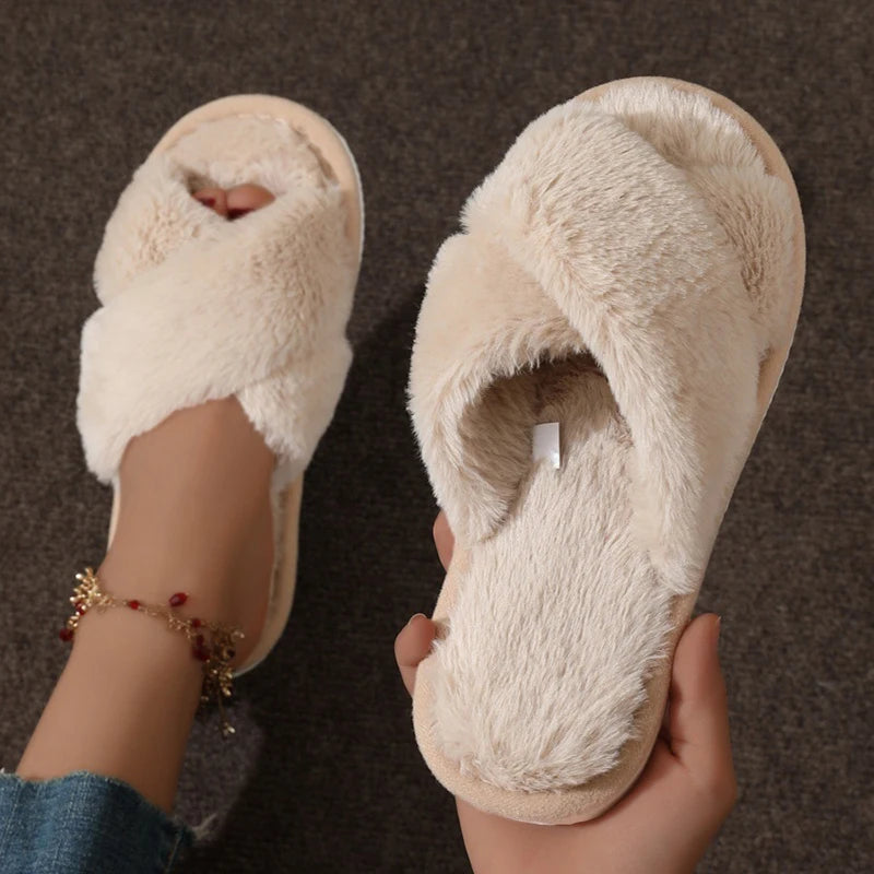 Chaussons mules à brides croisées effet fourrure